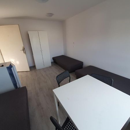 Riviera Rybnik Hostel Rybnik  Bagian luar foto