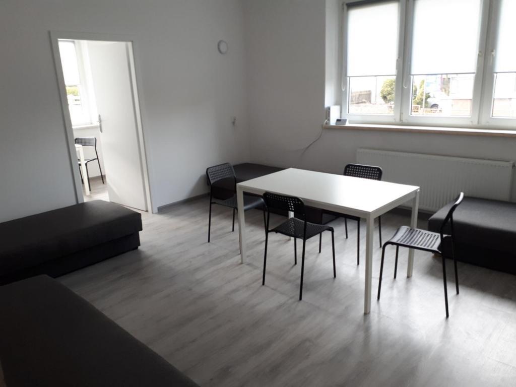 Riviera Rybnik Hostel Rybnik  Bagian luar foto